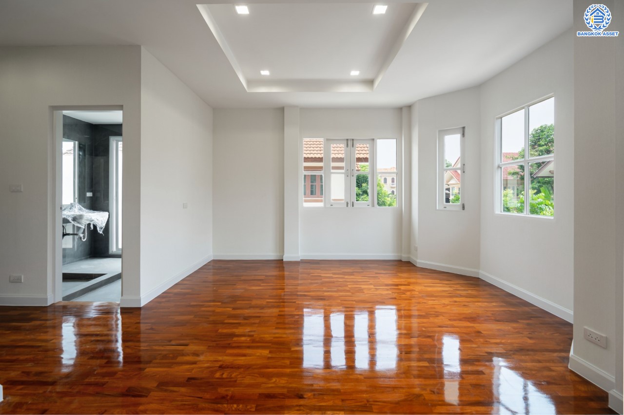 บ้านมือสองตกแต่งใหม่ ม.ลัดดารมย์ วัชรพล แบรนด์ Q.House เนื้อที่ 70.1 ตร.ว. ฟังก์ชัน 3 ห้องนอน 3 ห้องน้ำ จอดรถได้ 2 คัน Facilities ครบครัน บนทำเลเชื่อมต่อหลายเส้นทาง ถ.รามอินทรา ถ.สายไหม และถ.พหลโยธิน ใกล้สนามบินดอนเมือง ทางด่วน "ศรีรัช" และ เซ็นทรัลรามอินทรา...